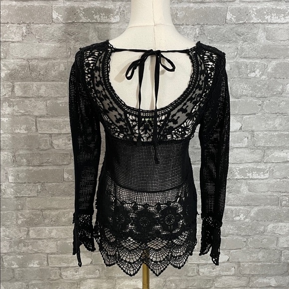 Staring at Stars Black Crochet Lace Blouse - Picture 3 of 5